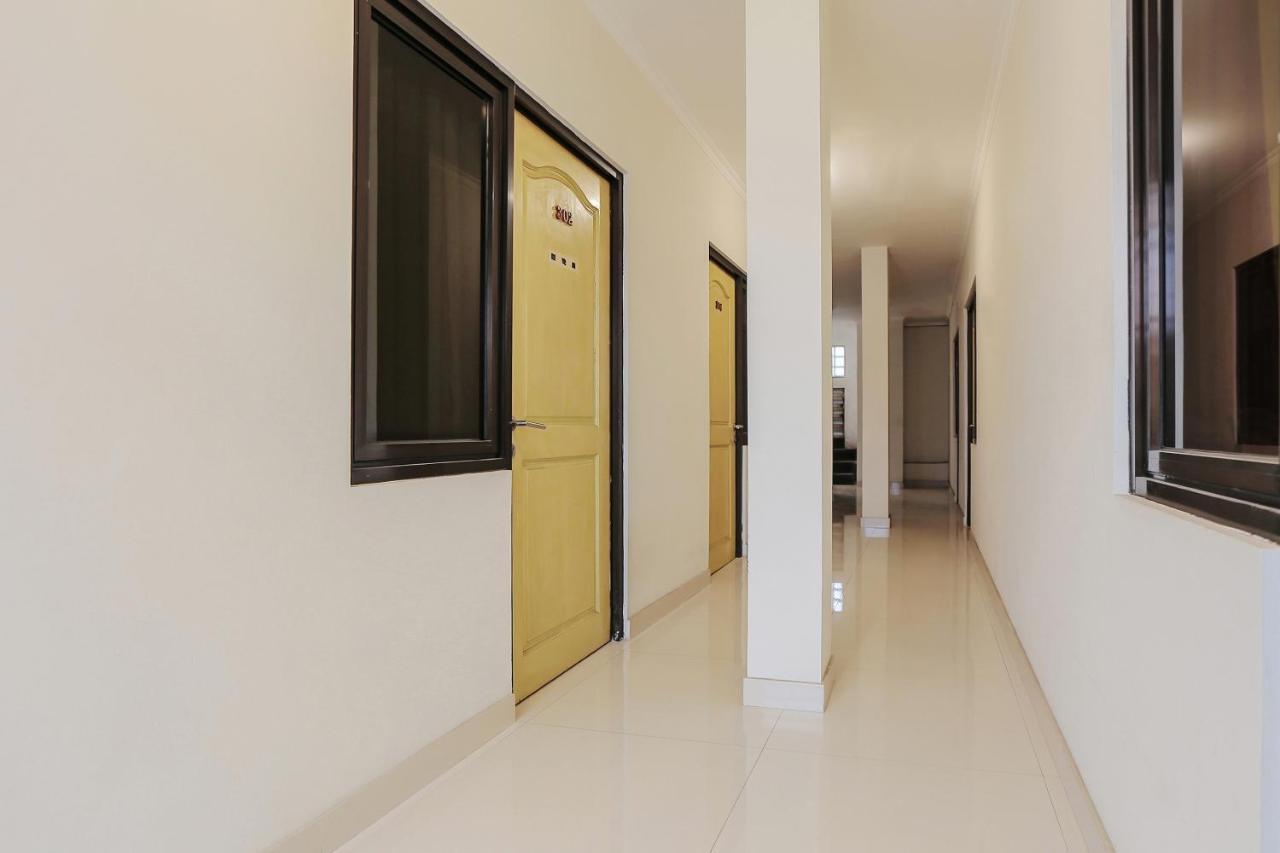 Super Oyo Capital O 141 Fatmawati Cozy Residence Джакарта Экстерьер фото